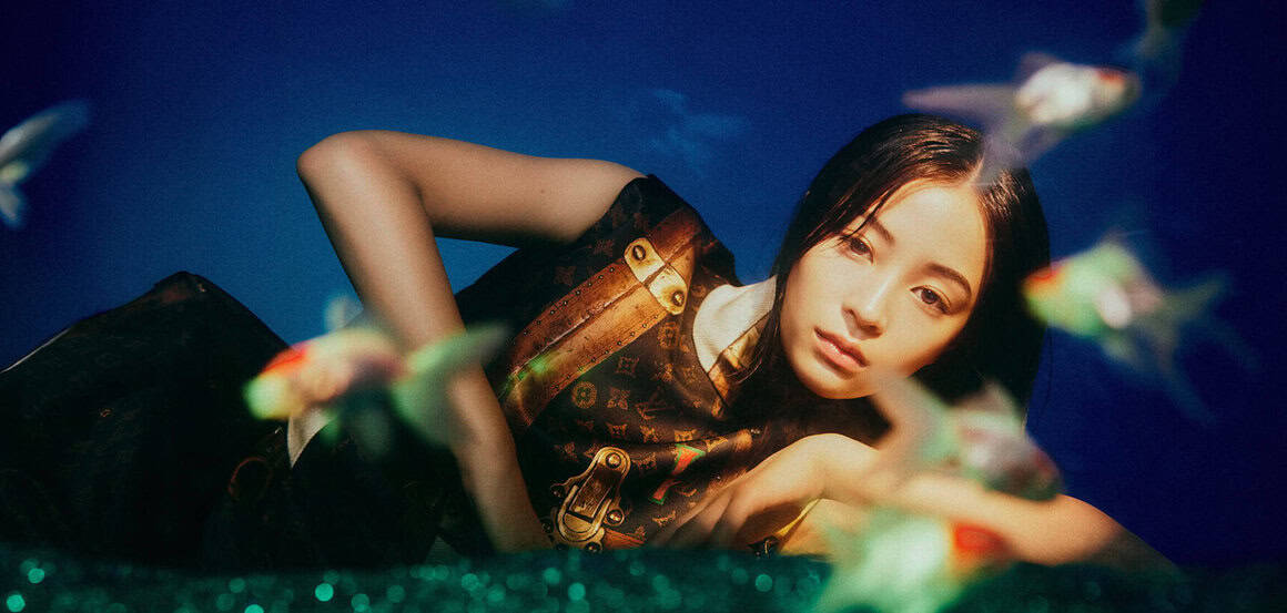 ボンバルイヴィトン サイドストラップ　広瀬すず着用モデル Tシャツ ボンバルイヴィトン サイドストラップ 広瀬すず着用モデル Tシャツ